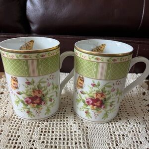 Royal Albert Old Country Roses “Seasons of Colour Spring Trellis”. Set of 2